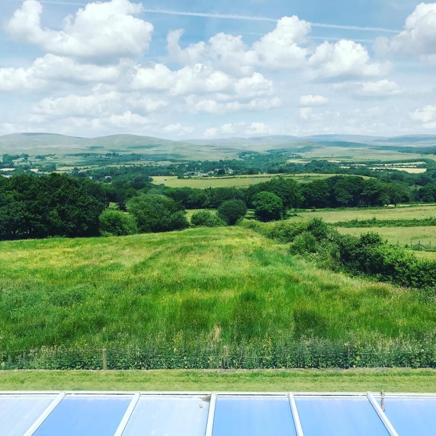 Cwtch Farm Bed & Breakfast Ystalyfera 外观 照片
