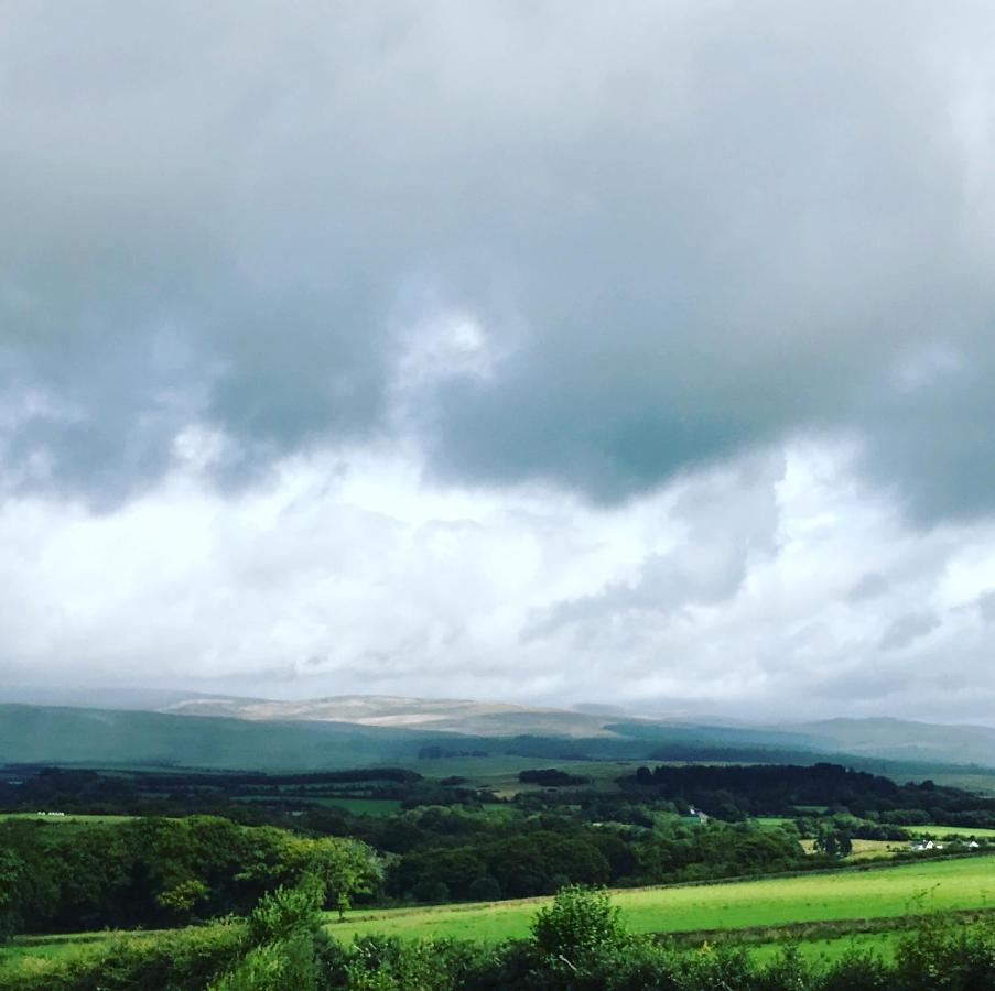 Cwtch Farm Bed & Breakfast Ystalyfera 外观 照片