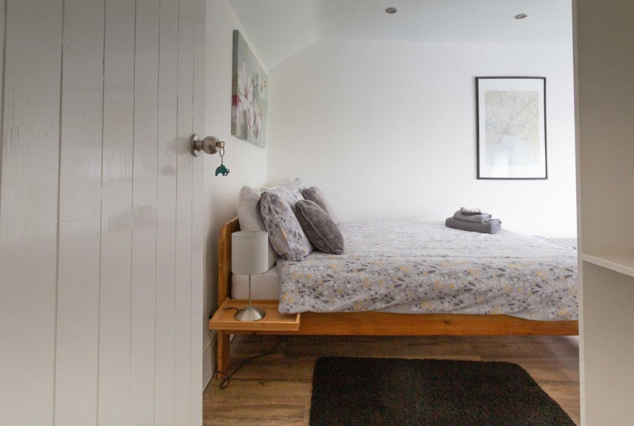 Cwtch Farm Bed & Breakfast Ystalyfera 外观 照片